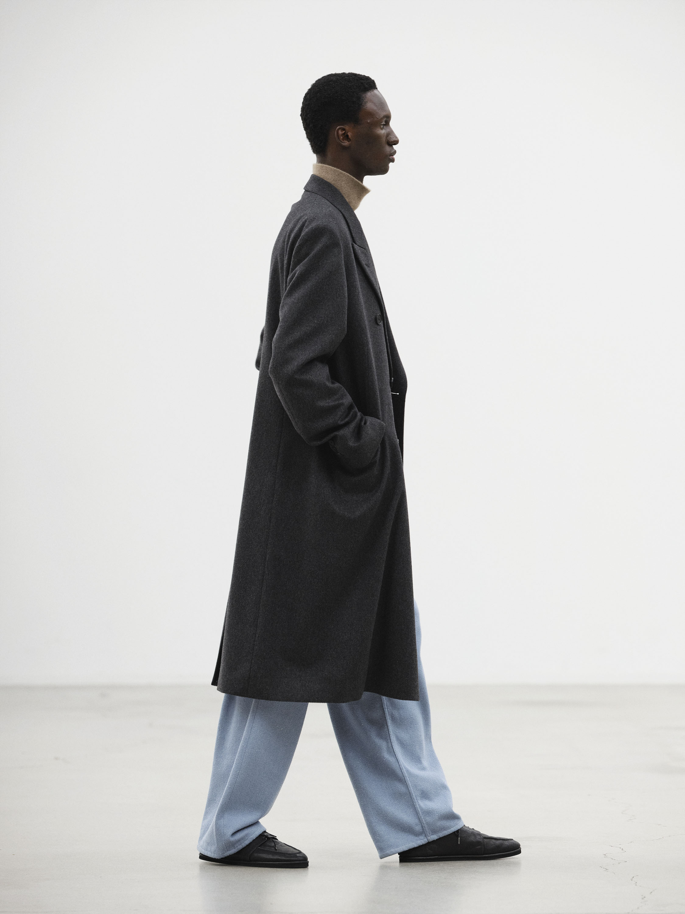 CASHMERE MOLESKIN DOUBLE-BREASTED COAT 詳細画像 TOP CHARCOAL 3