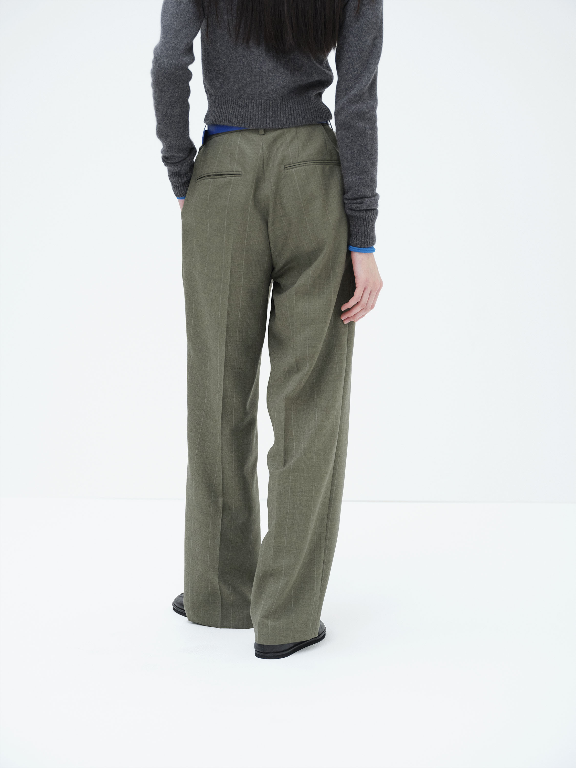 BLUEFACED WOOL TWO-TUCK SLACKS 詳細画像 OLIVE GRAY STRIPE 4